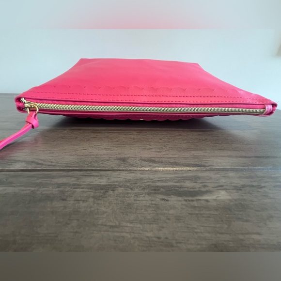 Trina Turk - Scalloped Bright Pink Cosmetics Pouch Makeup Bag Toiletry Bag - EUC - Picture 8 of 11
